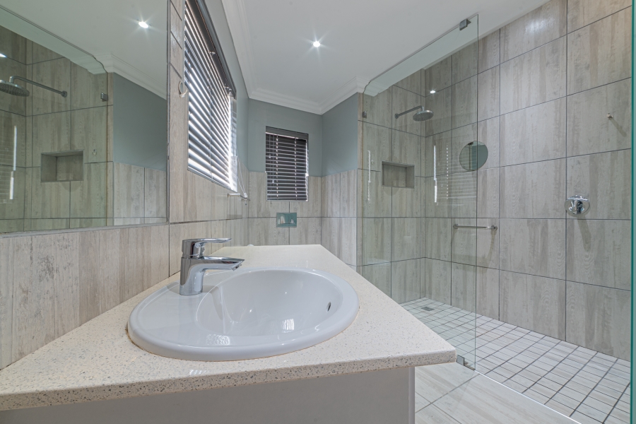 3 Bedroom Property for Sale in Hartenbos Central Western Cape